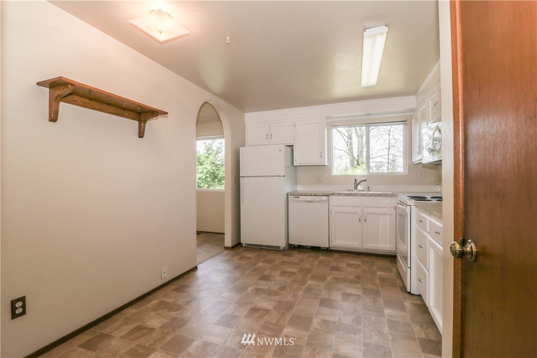 15919 118th Place Northeast Bothell, WA 98011 - Photo 6 of 22