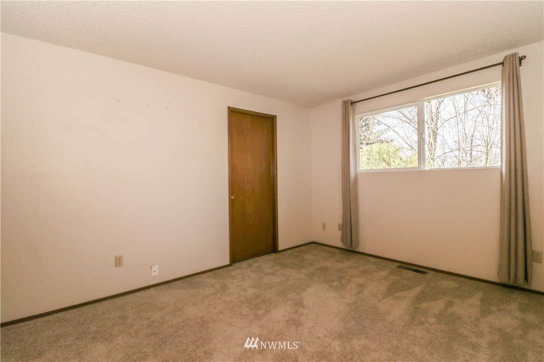 15919 118th Place Northeast Bothell, WA 98011 - Photo 9 of 22