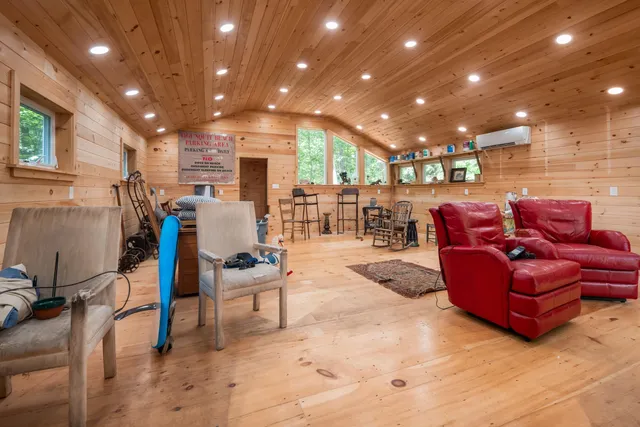 $979,000 | 43 Cedar Lane, Ogunquit, ME 03907