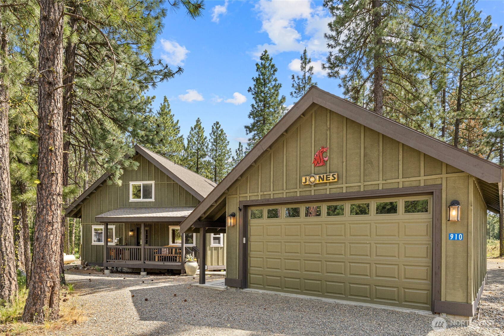 910 Bakers Road Ronald, WA 98940 - Photo 1 of 34 a view of a house with a yard