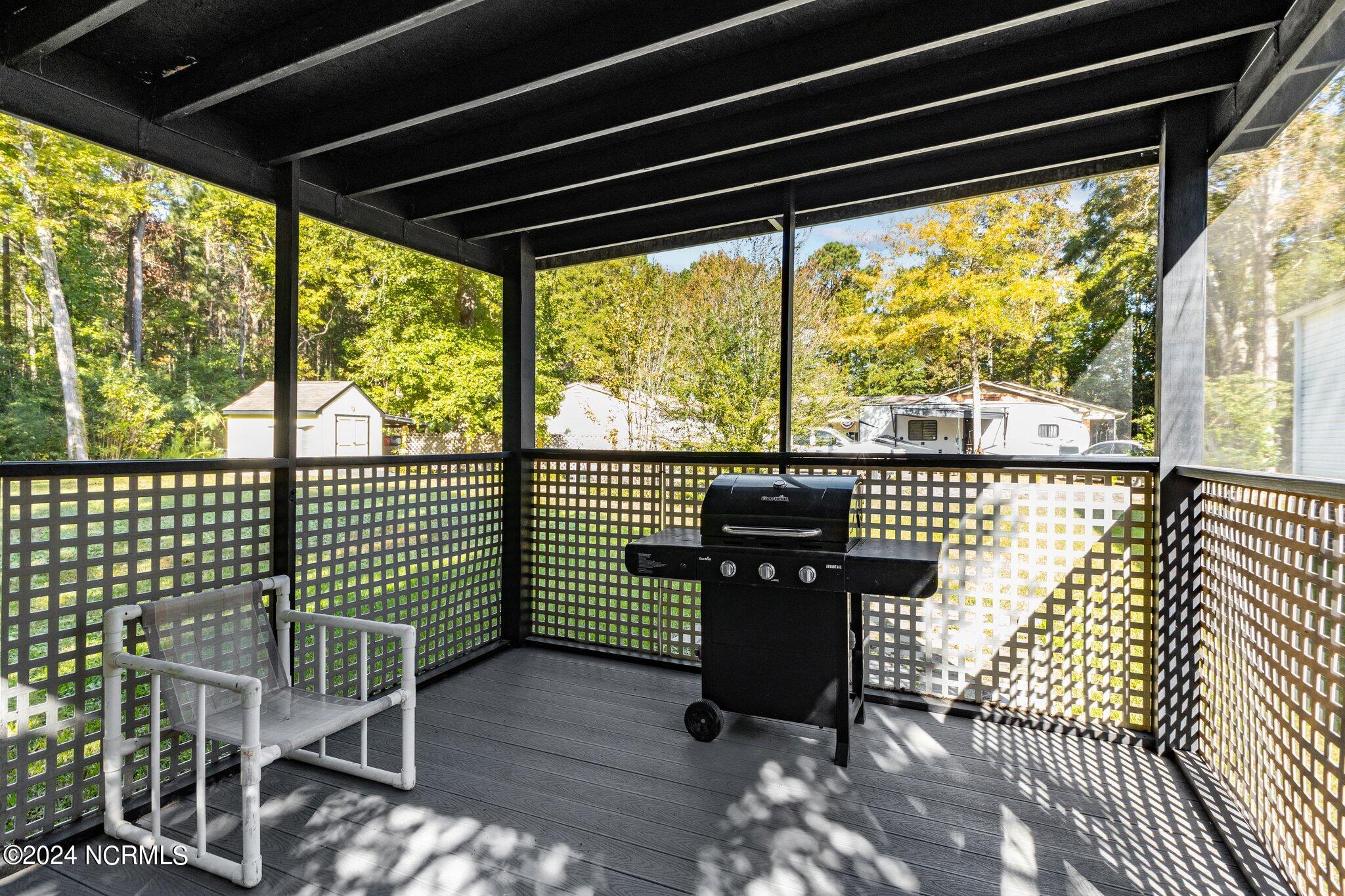 705 Lake Road Newport, NC 28570 - Photo 21 of 28 Screened Patio