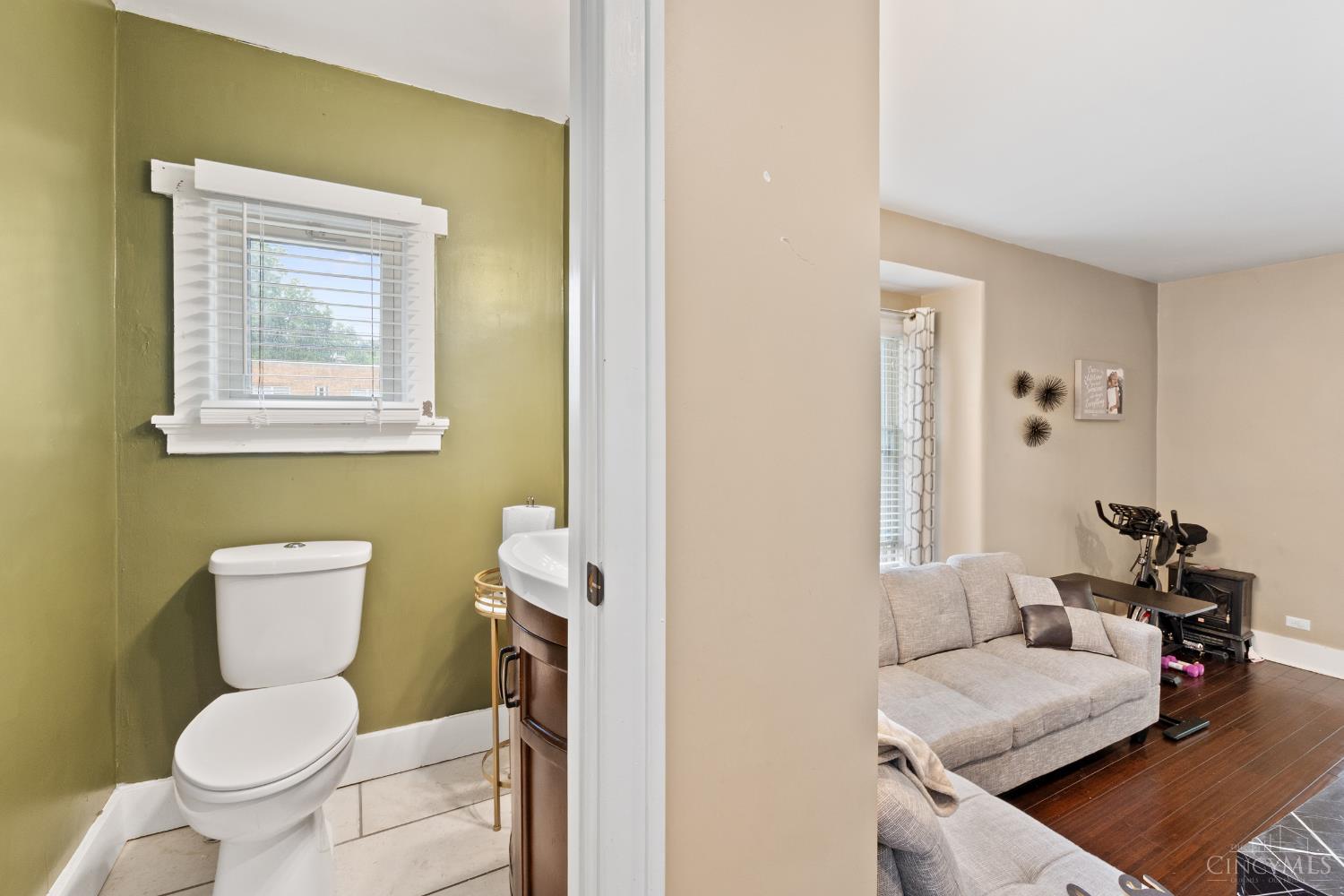 6424 Montgomery Road Cincinnati, OH 45213 - Photo 14 of 46