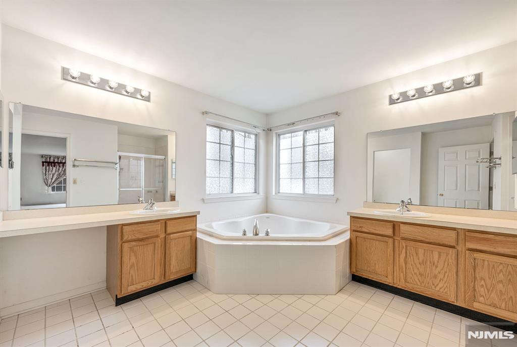 1 Winding Ridge Road Lake Hopatcong, NJ 07849 - Photo 17 of 25