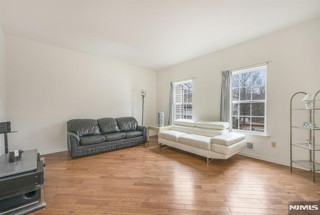 1 Winding Ridge Road Lake Hopatcong, NJ 07849 - Photo 4 of 25