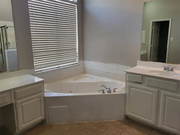 $2,595 | 119 St James Road, Irving, TX 75063