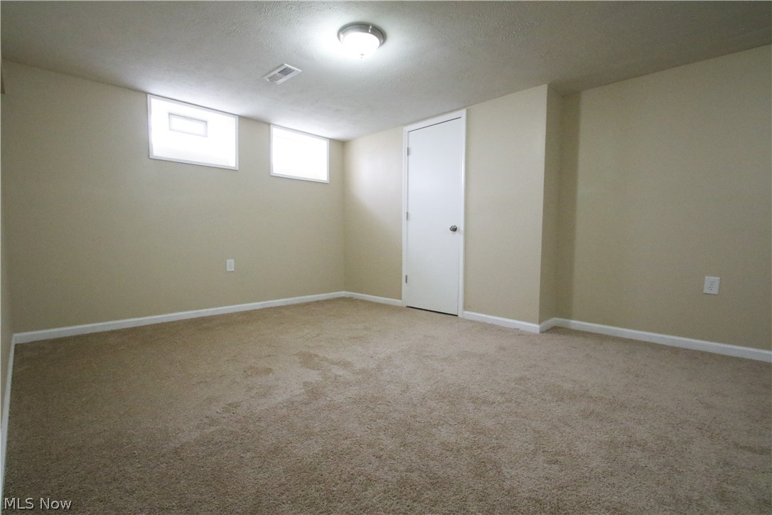 1383 Sunview Road Lyndhurst, OH 44124 - Photo 21 of 34