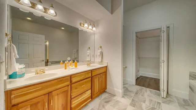 $575,000 | 1688 Lakeview Drive, Young Harris, GA 30582