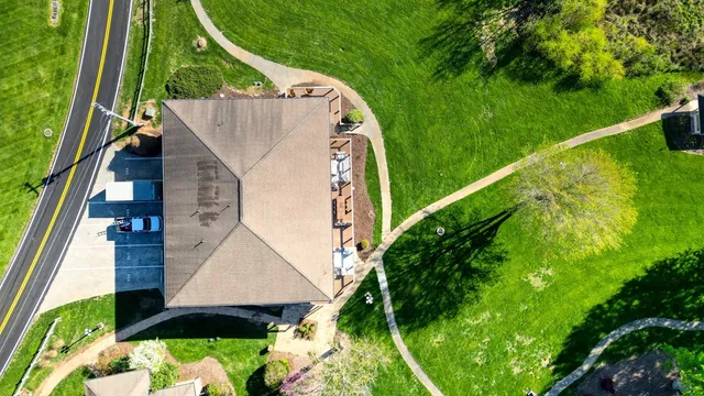 $575,000 | 1688 Lakeview Drive, Young Harris, GA 30582