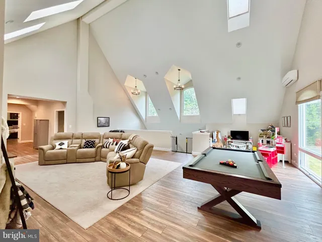 $699,900 | 28546 School House Road, Columbus, NJ 08022