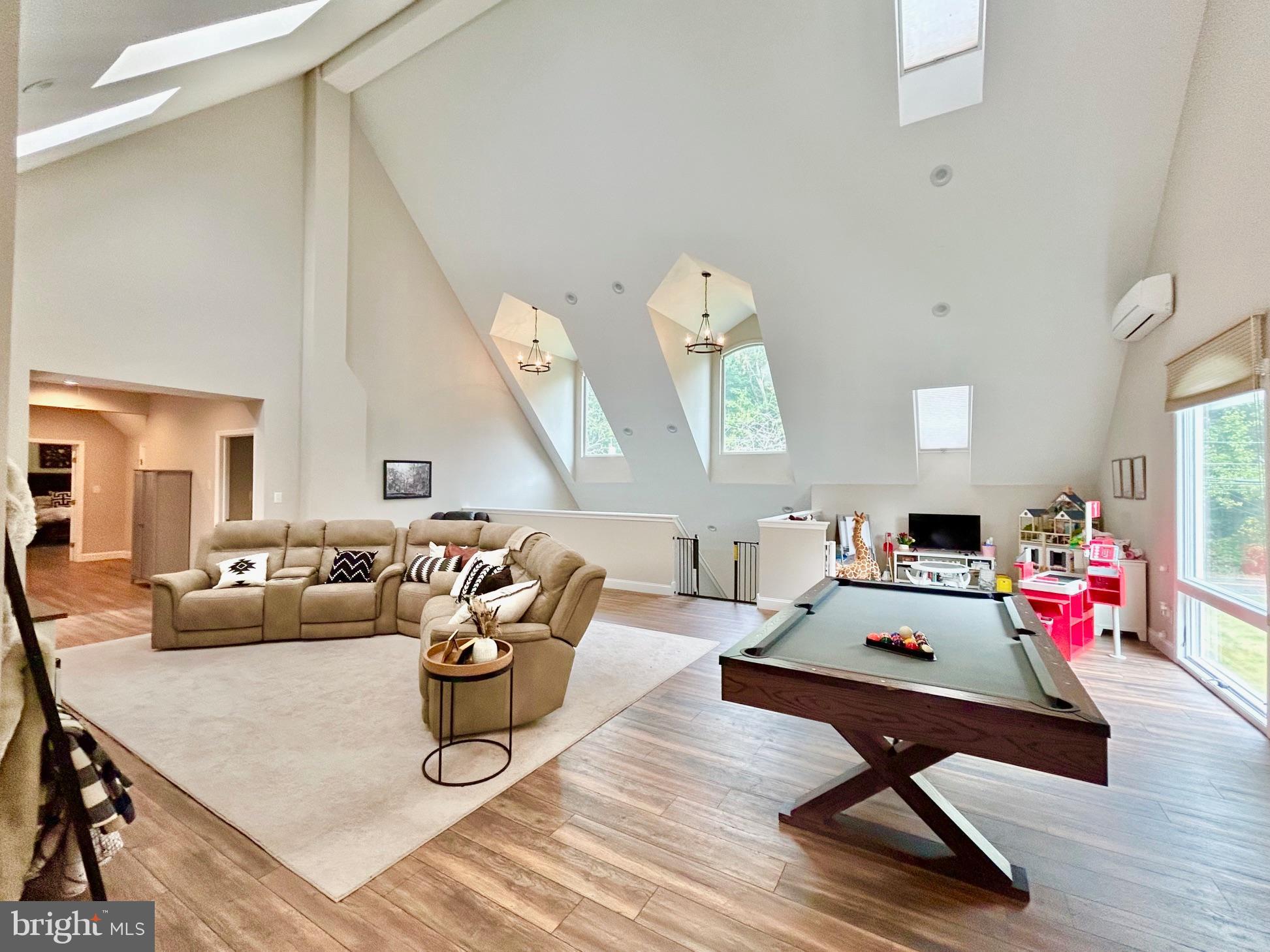 28546 School House Road Columbus, NJ 08022 - Photo 26 of 60 Family room