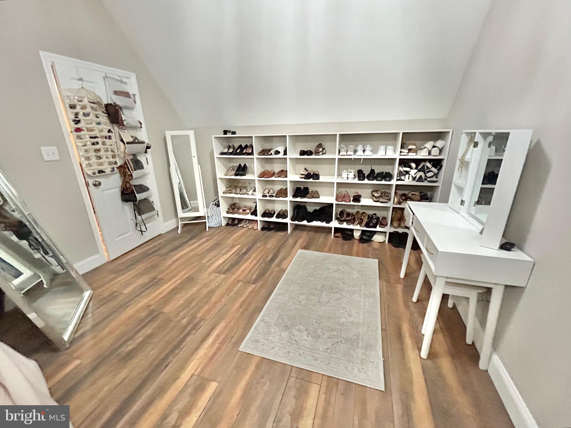 28546 School House Road Columbus, NJ 08022 - Photo 40 of 60 Primary Closet