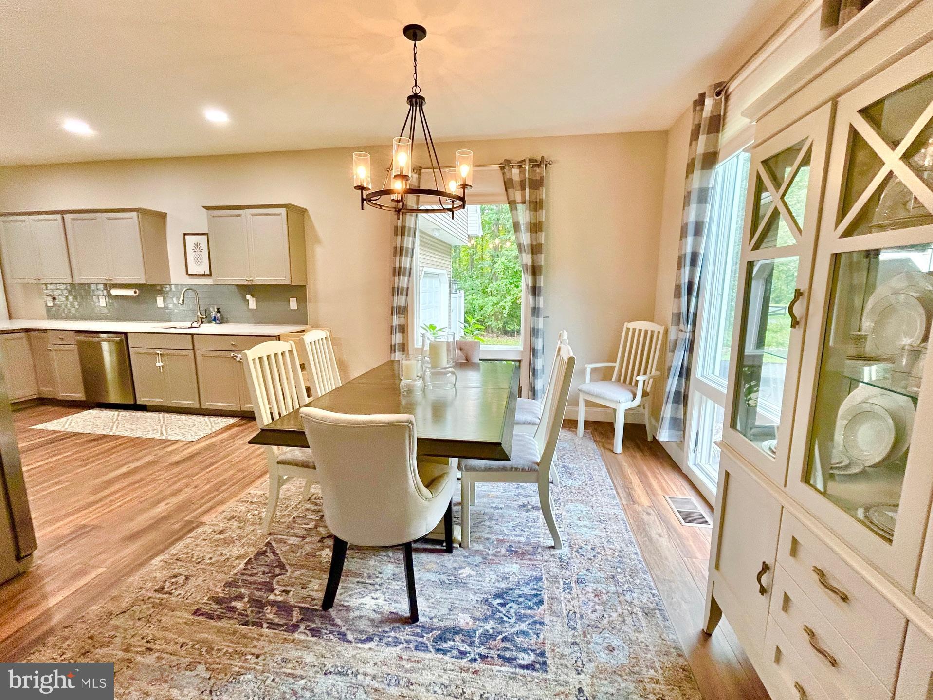 28546 School House Road Columbus, NJ 08022 - Photo 4 of 60 Dining