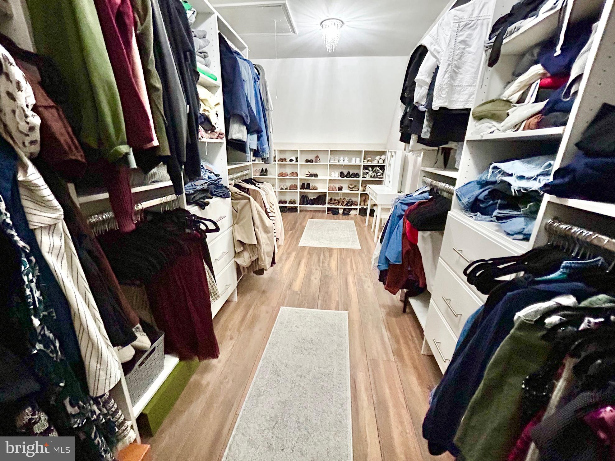 28546 School House Road Columbus, NJ 08022 - Photo 41 of 60 Primary Closet