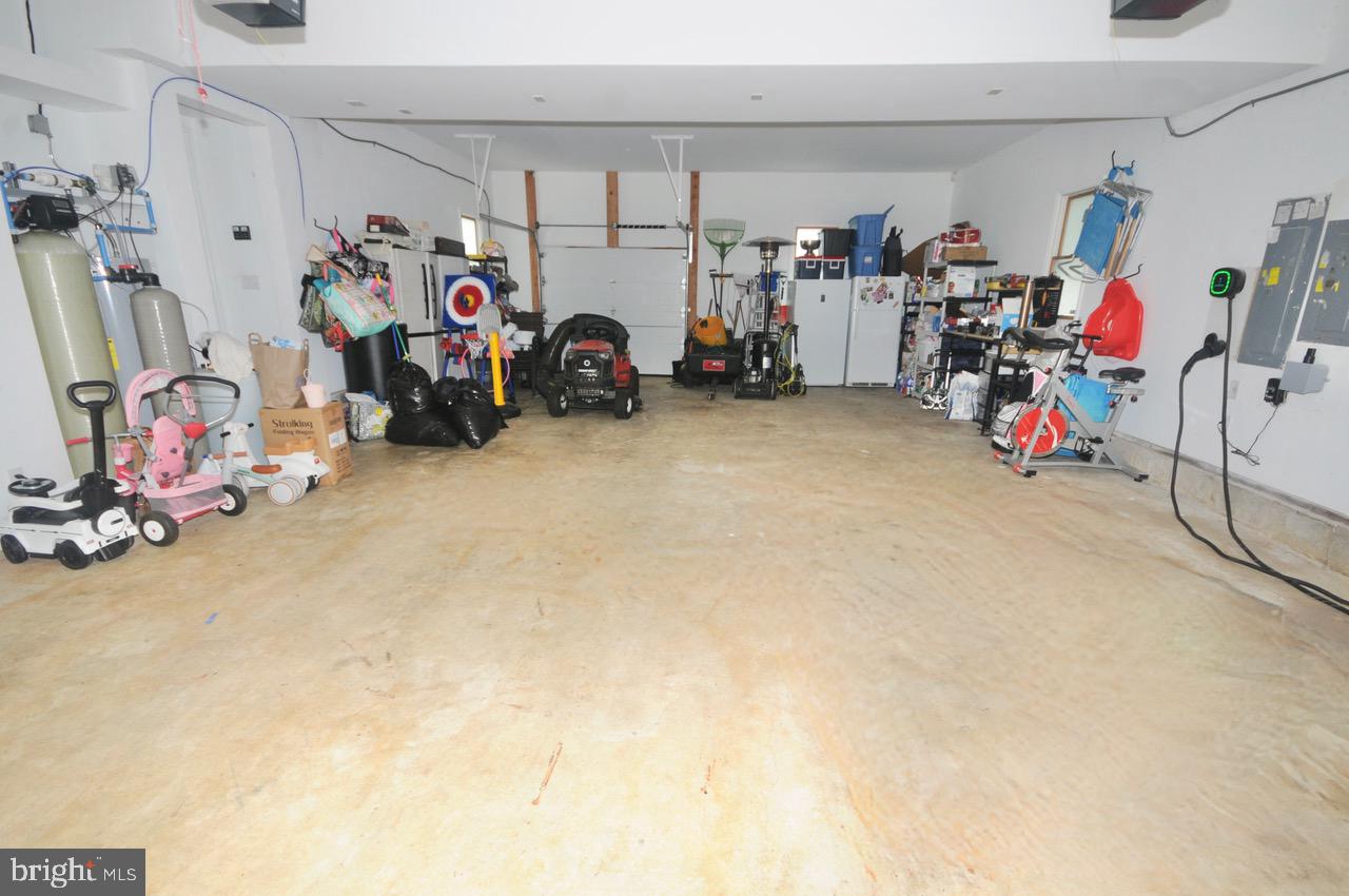 28546 School House Road Columbus, NJ 08022 - Photo 59 of 60 Extra large garage