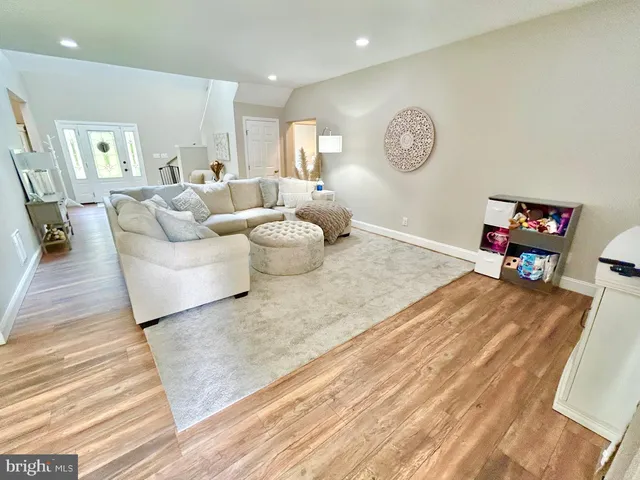 $699,900 | 28546 School House Road, Columbus, NJ 08022