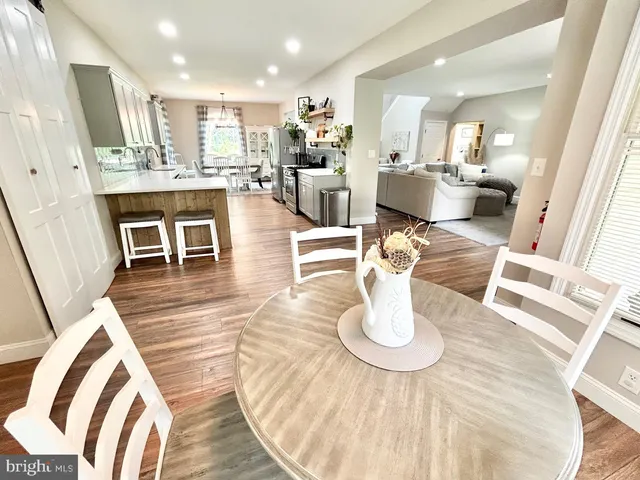 $699,900 | 28546 School House Road, Columbus, NJ 08022