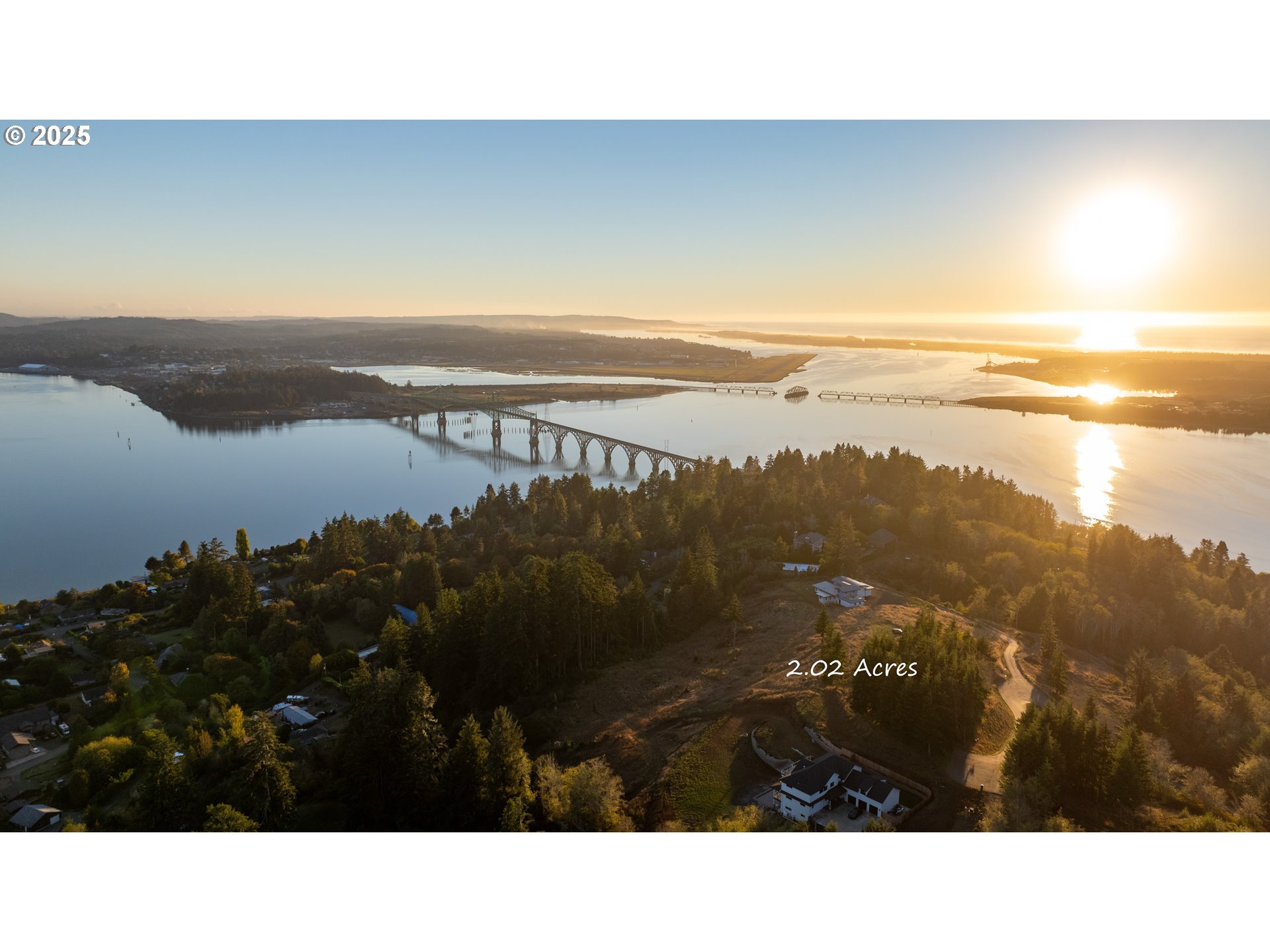 a black and white photo of a city