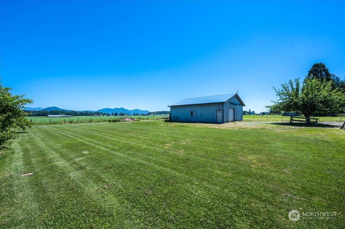 16615 Kamb Road Mount Vernon, WA 98273 - Photo 36 of 40 a house view with garden space