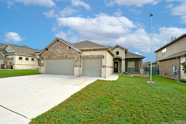 $2,325 | 345 Green Heron, New Braunfels, TX 78130