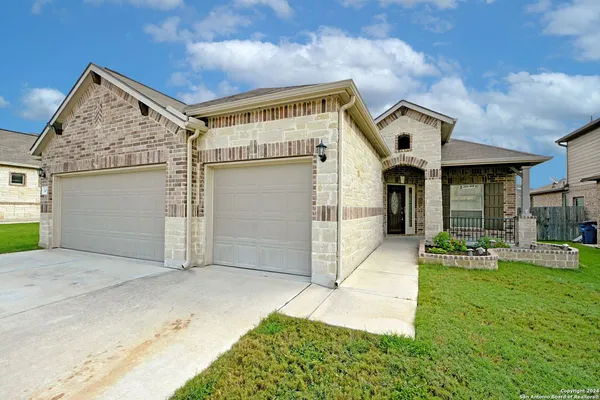 $2,325 | 345 Green Heron, New Braunfels, TX 78130