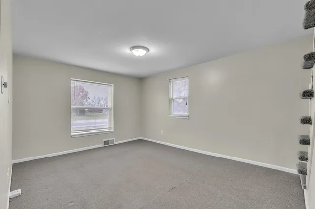 $1,595 | 56733 Grand River Avenue, New Hudson, MI 48165