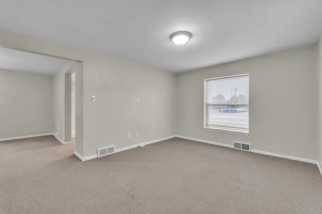 $1,595 | 56733 Grand River Avenue, New Hudson, MI 48165