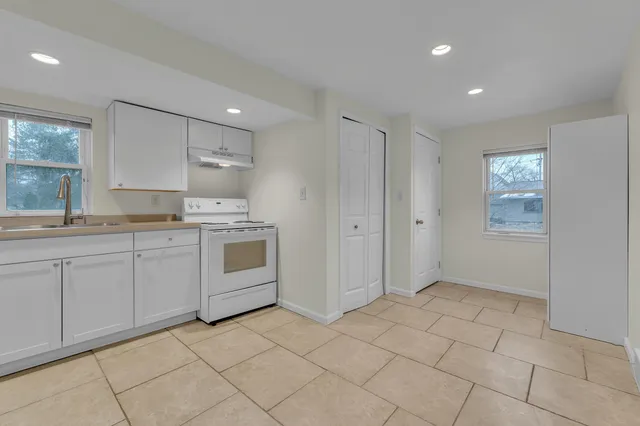 $1,595 | 56733 Grand River Avenue, New Hudson, MI 48165