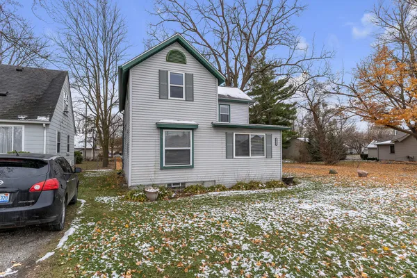 $1,595 | 56733 Grand River Avenue, New Hudson, MI 48165