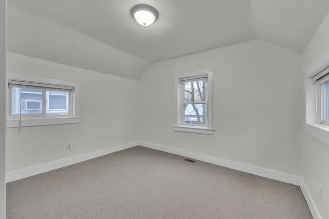 $1,595 | 56733 Grand River Avenue, New Hudson, MI 48165