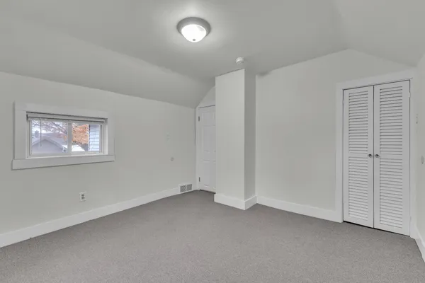 $1,595 | 56733 Grand River Avenue, New Hudson, MI 48165