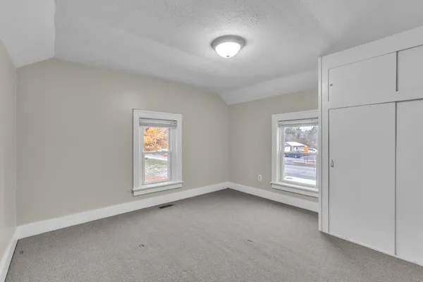 $1,595 | 56733 Grand River Avenue, New Hudson, MI 48165