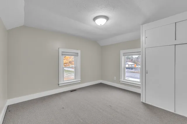 $1,595 | 56733 Grand River Avenue, New Hudson, MI 48165