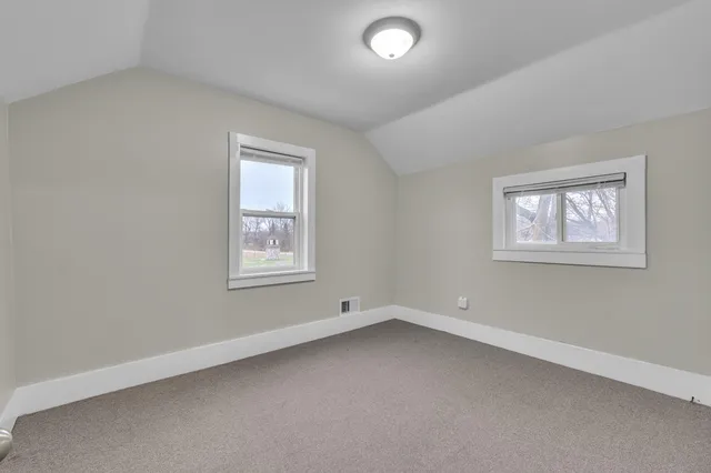 $1,595 | 56733 Grand River Avenue, New Hudson, MI 48165