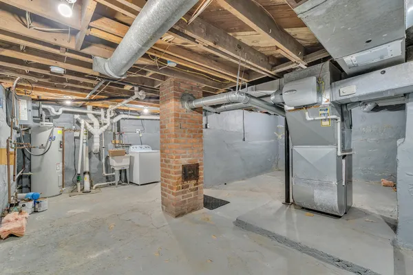 $1,595 | 56733 Grand River Avenue, New Hudson, MI 48165