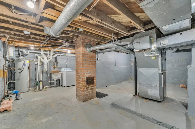 $1,595 | 56733 Grand River Avenue, New Hudson, MI 48165