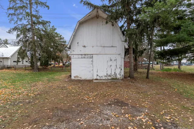 $1,595 | 56733 Grand River Avenue, New Hudson, MI 48165