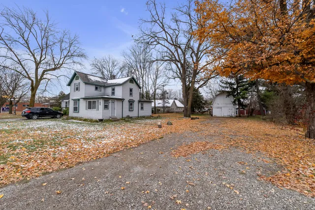 $1,595 | 56733 Grand River Avenue, New Hudson, MI 48165