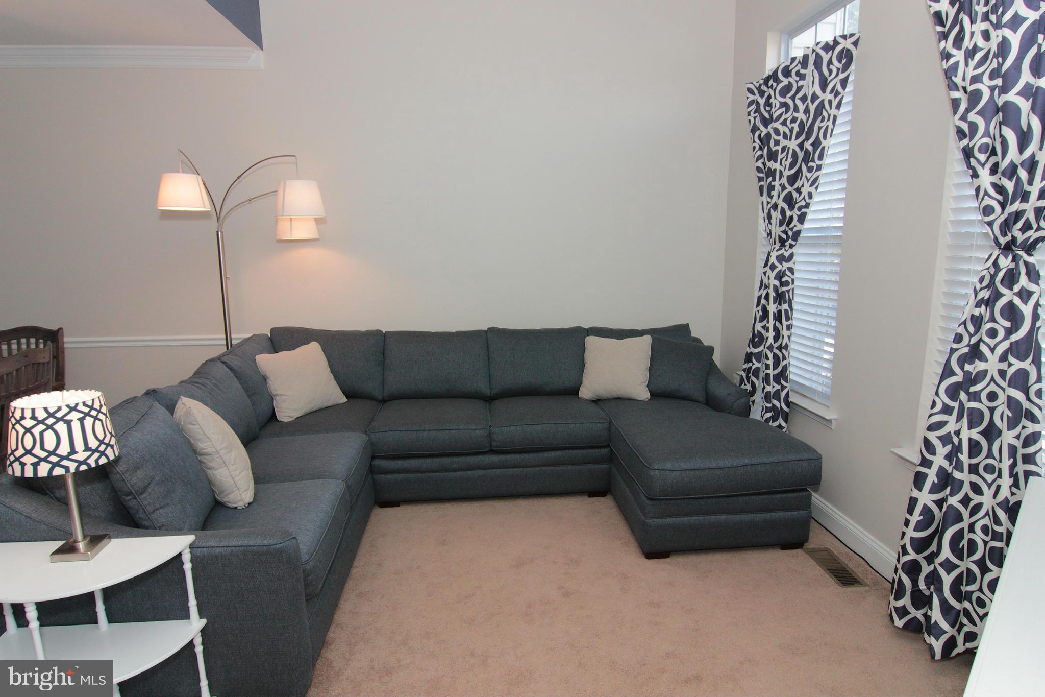 403 Yorkshire Ridge Court Purcellville, VA 20132 - Photo 15 of 27 Living Room