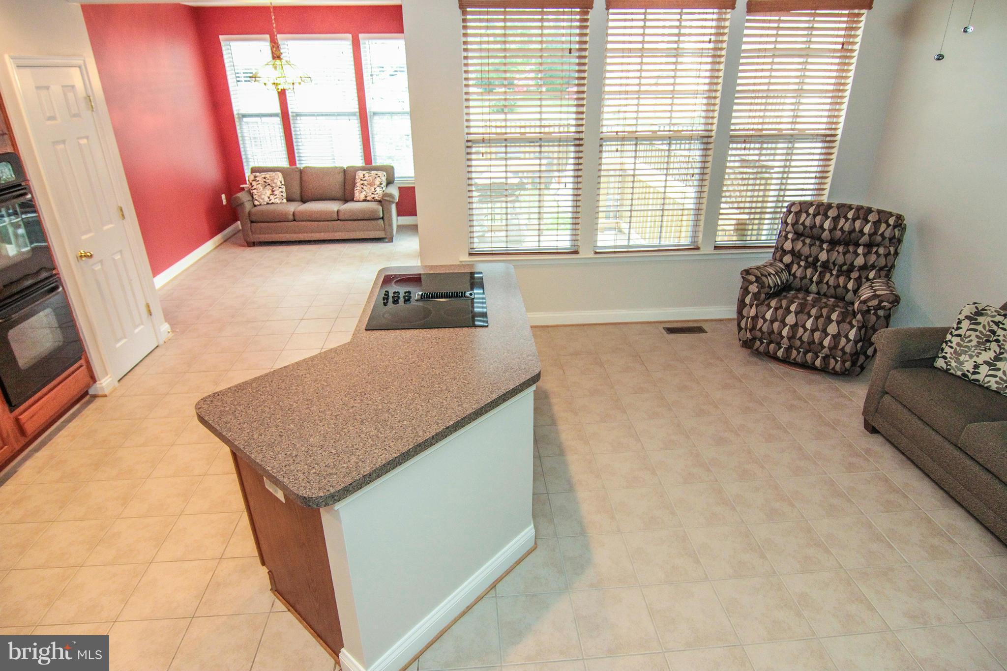 403 Yorkshire Ridge Court Purcellville, VA 20132 - Photo 3 of 27 Kitchen