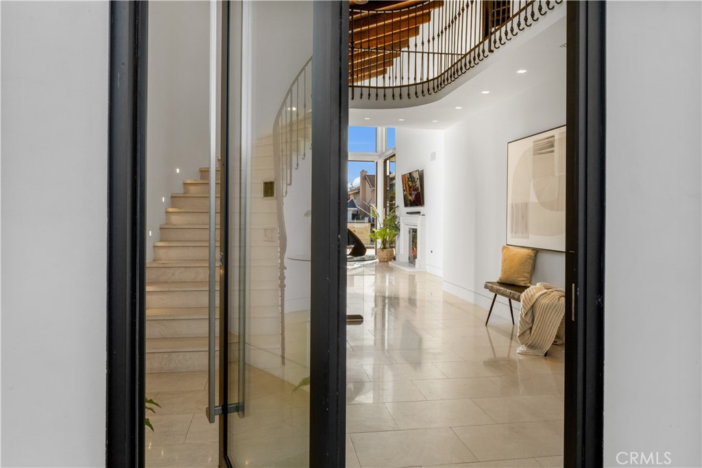 4072 Morning Star Drive Huntington Beach, CA 92649 - Photo 5 of 47