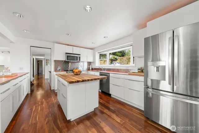 $885,000 | 7703 South 128th Street, Seattle, WA 98178