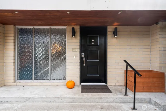 $885,000 | 7703 South 128th Street, Seattle, WA 98178