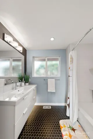 $885,000 | 7703 South 128th Street, Seattle, WA 98178