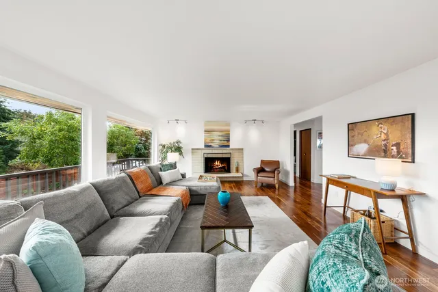 $885,000 | 7703 South 128th Street, Seattle, WA 98178