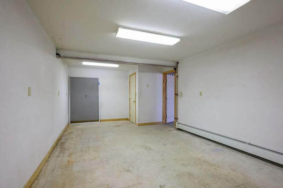 14 Arnold Road Forestdale, MA 02644 - Photo 35 of 43 an empty room with an entryway