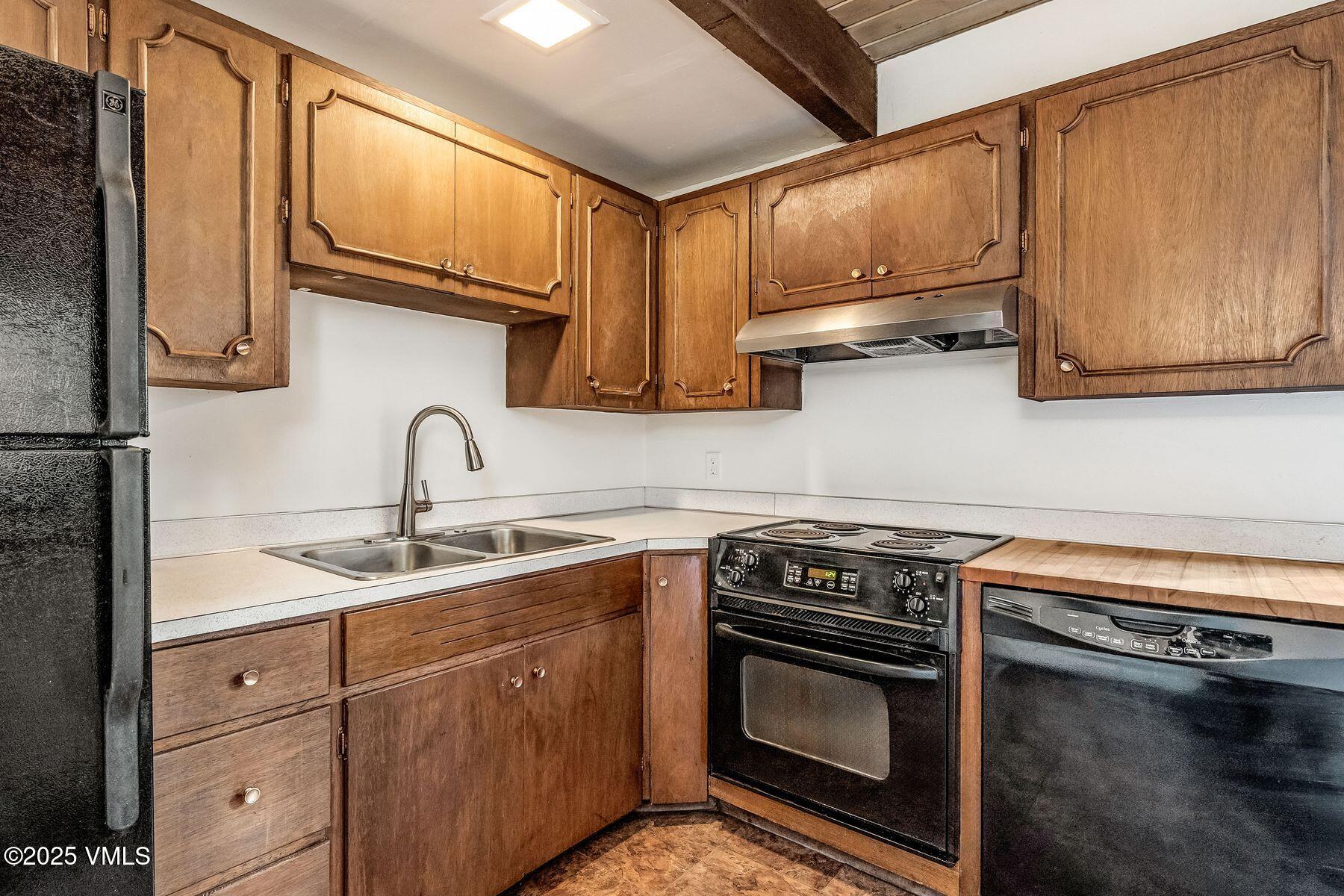 2450 Chamonix Lane, Unit A2 Vail, CO 81657 - Photo 21 of 32 Kitchen