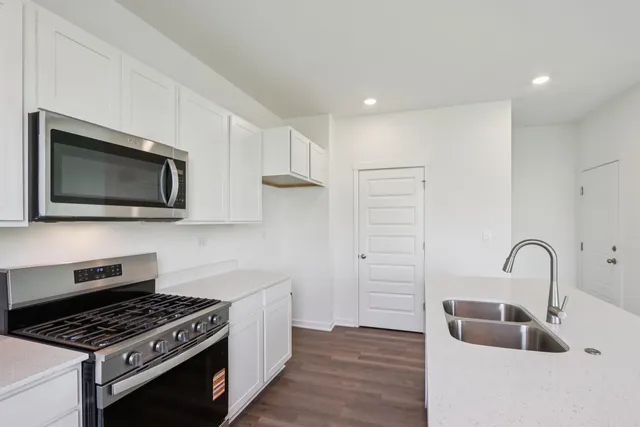 $419,990 | 13707 Palmetto Drive, Plainfield, IL 60544