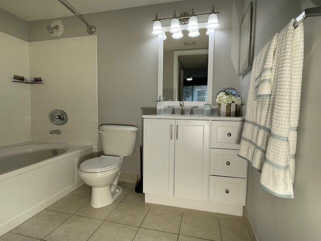 709 Villa Circle Boynton Beach, FL 33435 - Photo 9 of 43 Primary Full Bathroom