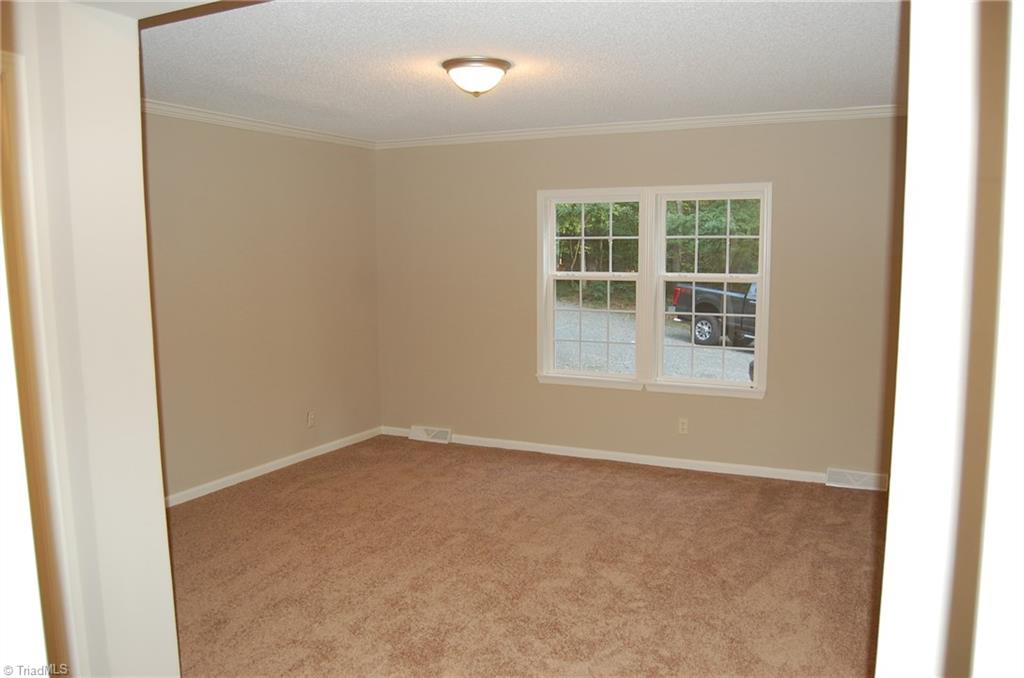 540 Chase Road Thomasville, NC 27360 - Photo 7 of 27 Gallery Image 7