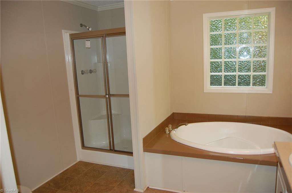 540 Chase Road Thomasville, NC 27360 - Photo 9 of 27 Gallery Image 9